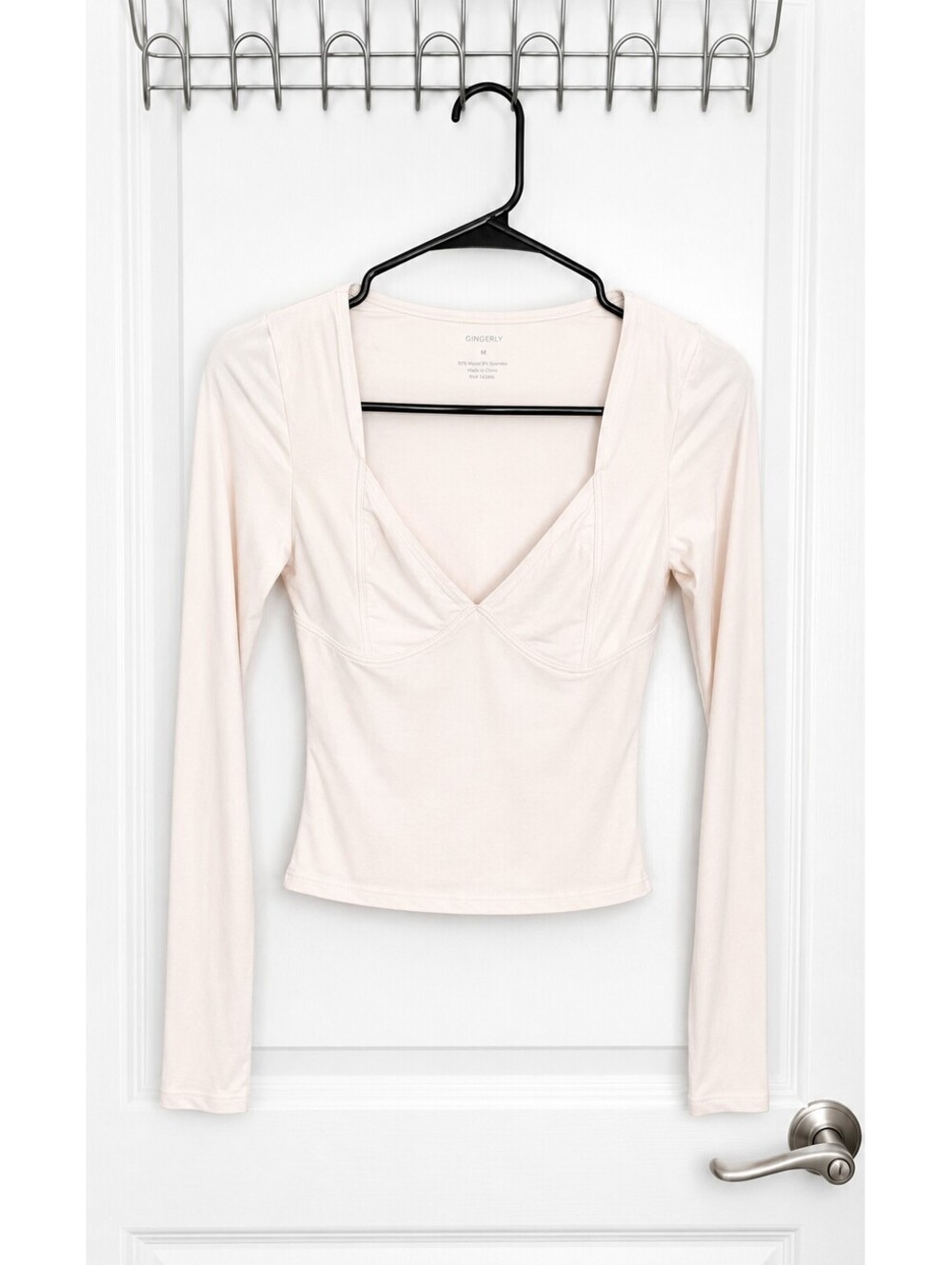 QINSEN Women’s White Long Sleeve Deep V Neck Fitted Top Size Small